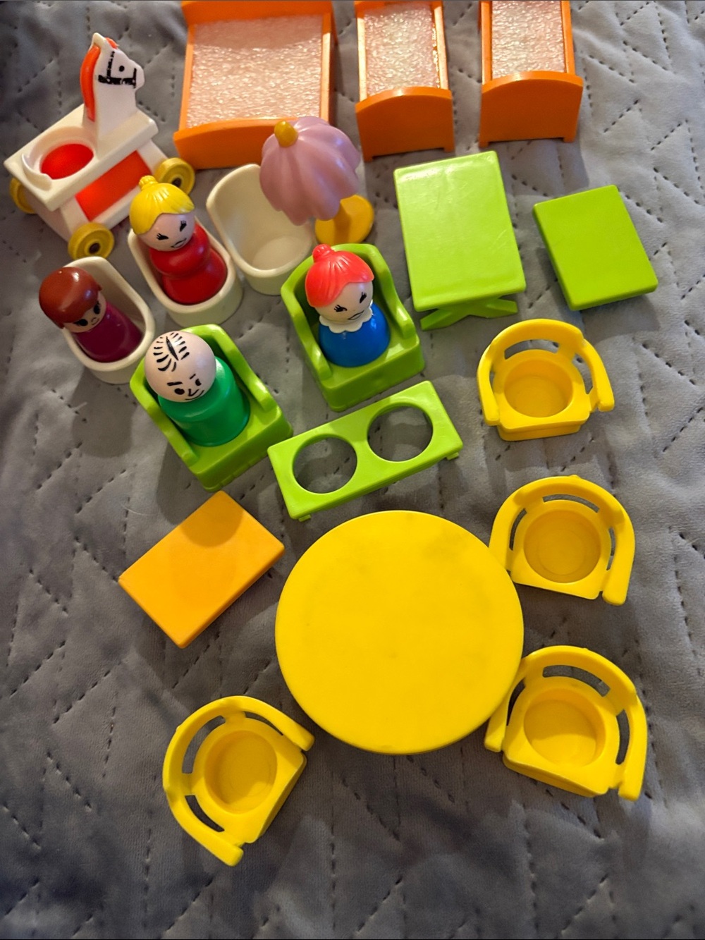 Vintage ‘Little People’ Figures House Play Pieces Table Chair Kenner
